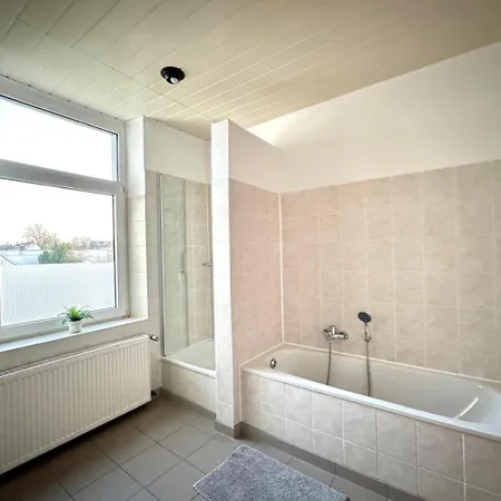 Handwerkerunterkunft In *